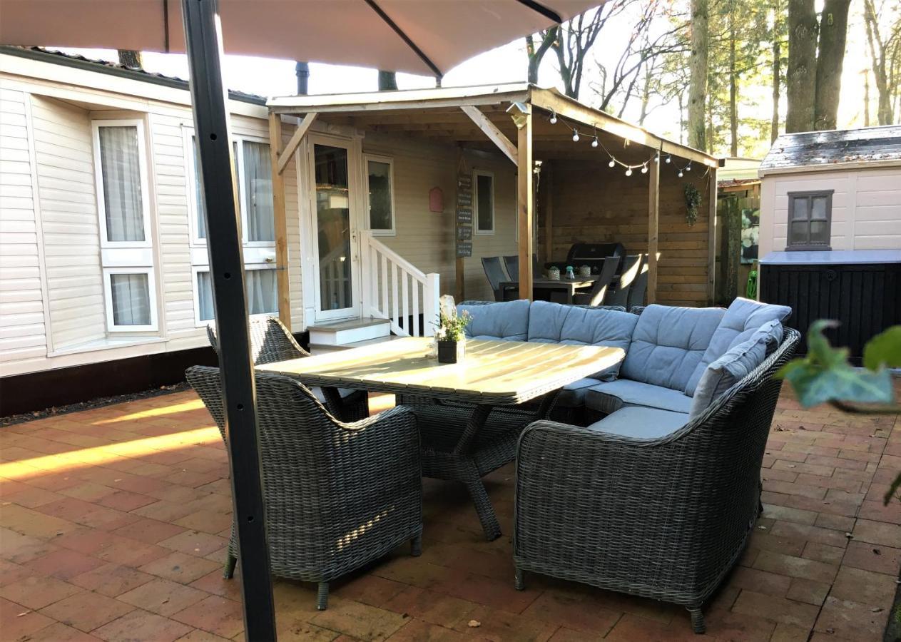 Prachtige Luxe Chalet Op De Veluwe Nabij Хундерло Екстериор снимка